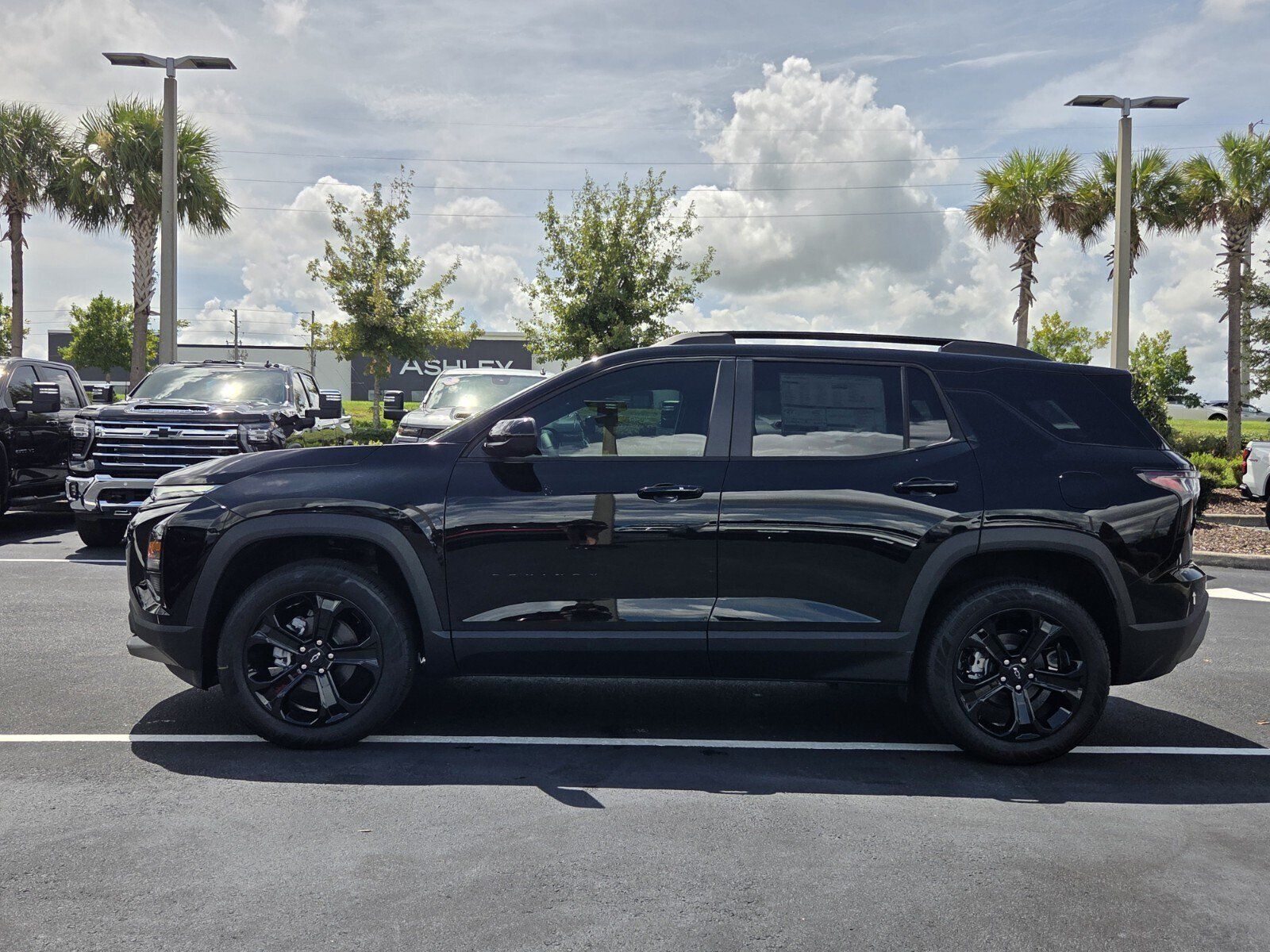 New 2027 Chevrolet Equinox LT FWD image 3