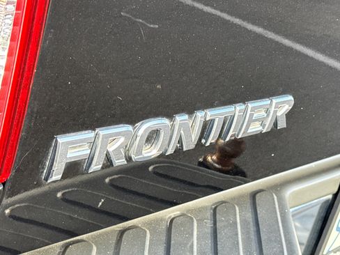 Used 2014 Nissan Frontier SV w/ SV Value Truck Package image 14