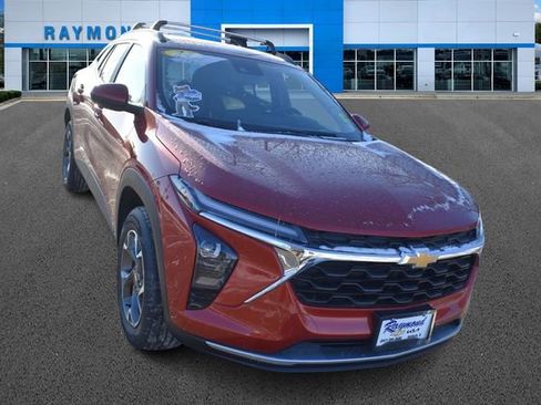 Certified 2024 Chevrolet Trax LT w/ Driver Confidence Package image 9