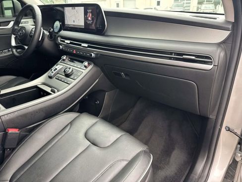 Used 2025 Hyundai Palisade SEL FWD image 12