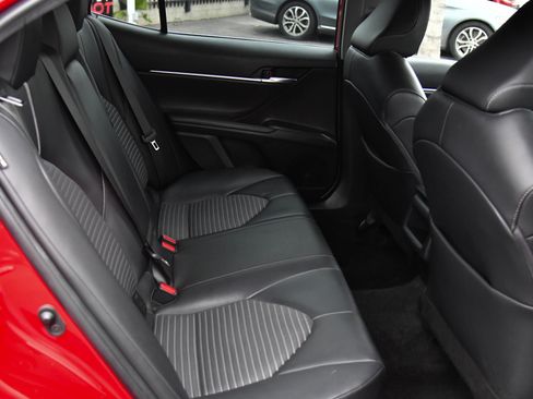 Used 2023 Toyota Camry SE image 40