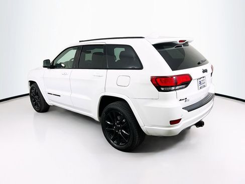 Used 2018 Jeep Grand Cherokee Altitude image 5