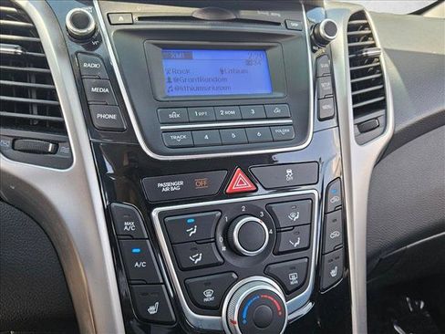 Used 2013 Hyundai Elantra GT w/ Touch & Go Pkg FWD image 13