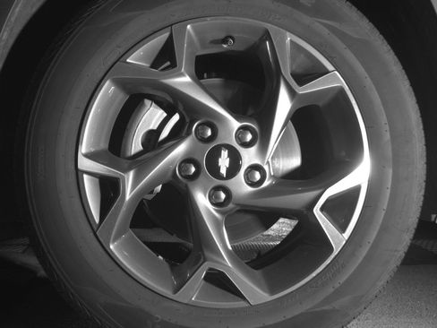Used 2025 Chevrolet Trax LT FWD image 12