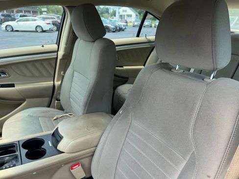 Used 2018 Ford Taurus SE FWD image 8