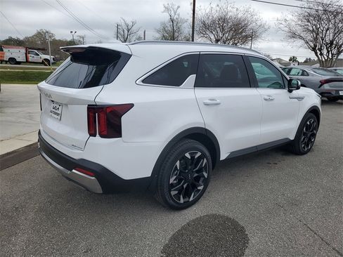 New 2025 Kia Sorento EX w/ Panoramic Sunroof Package image 4