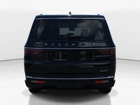 Used 2023 Jeep Wagoneer L Series III RWD image 7