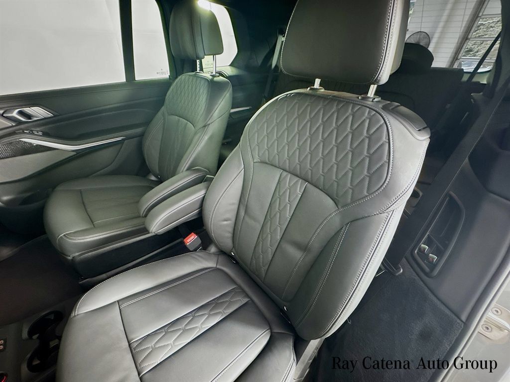 Used 2024 BMW X7 M60i w/ Executive Package AWD/4WD image 26