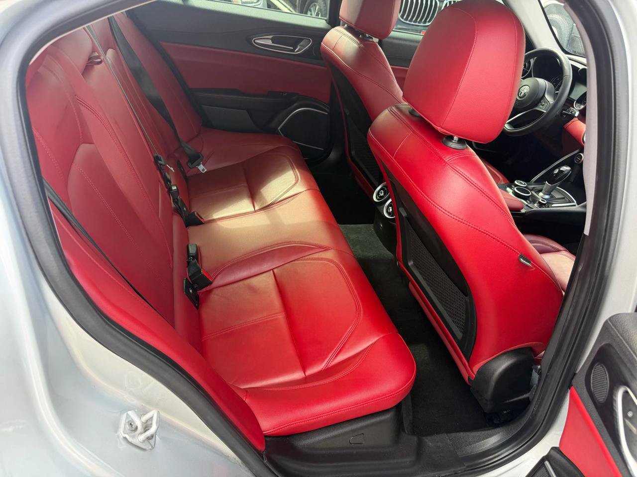 Used 2019 Alfa Romeo Giulia AWD image 16