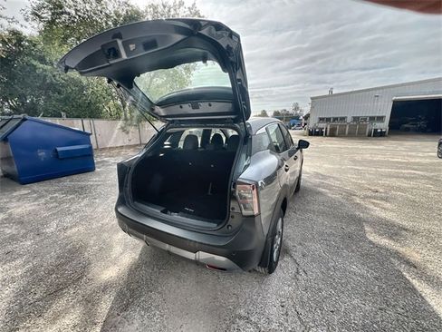 Used 2025 Nissan Kicks S image 25