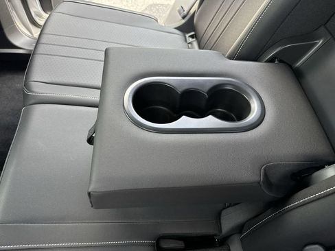 Used 2023 Volkswagen Tiguan SE R-Line image 38