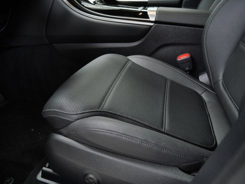 Certified 2026 Mercedes-Benz GLC 300 4MATIC image 18