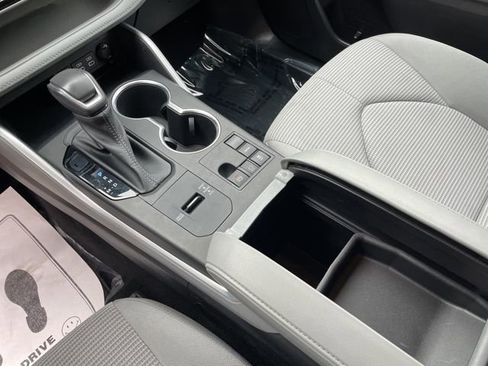 Used 2023 Toyota Highlander L image 9