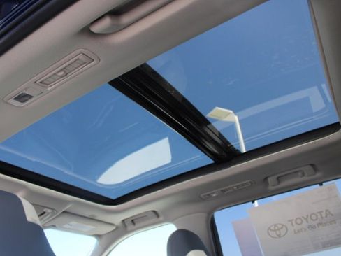 New 2026 Toyota Highlander Platinum AWD/4WD image 16