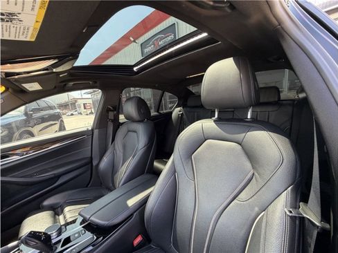Used 2018 BMW 540i w/ Premium Package RWD image 18