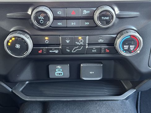 New 2026 Ford F350 XLT w/ XLT Premium Package AWD/4WD image 39