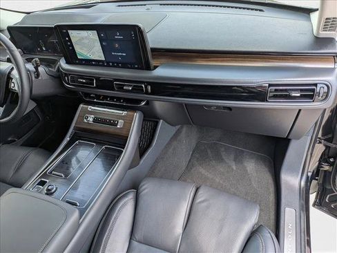 Used 2025 Lincoln Aviator Reserve w/ Equipment Group 201A image 22