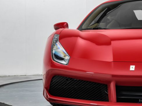 Used 2017 Ferrari 488 GTB RWD image 36
