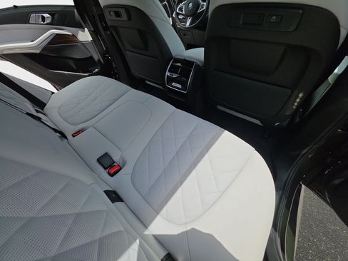 Used 2023 BMW X5 xDrive45e w/ Executive Package AWD/4WD image 11