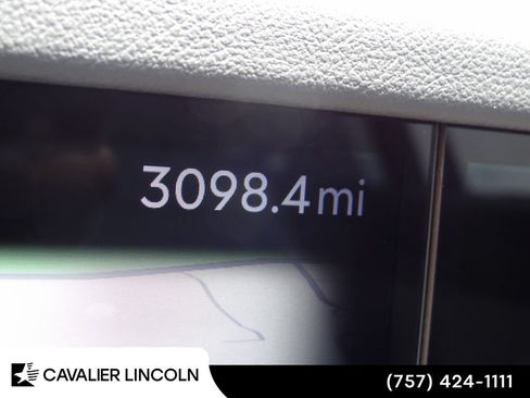 Used 2026 Lincoln Nautilus Premier AWD/4WD image 21