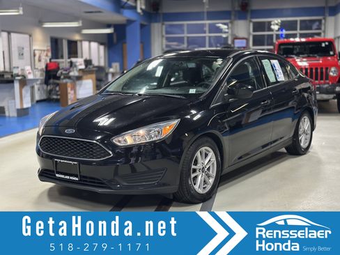 Used 2018 Ford Focus SE image 1