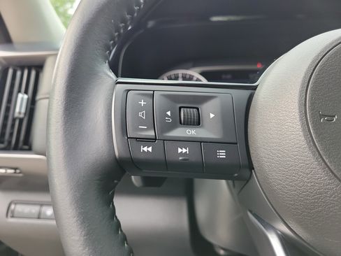 Certified 2024 Nissan Pathfinder SL AWD/4WD image 23