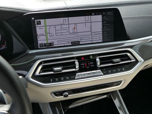 Used 2022 BMW X5 M50i w/ Executive Package image 17