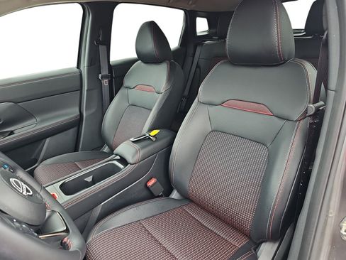 Used 2025 Nissan Kicks SR FWD image 12