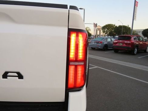 Certified 2025 Toyota Tacoma TRD Off-Road image 12