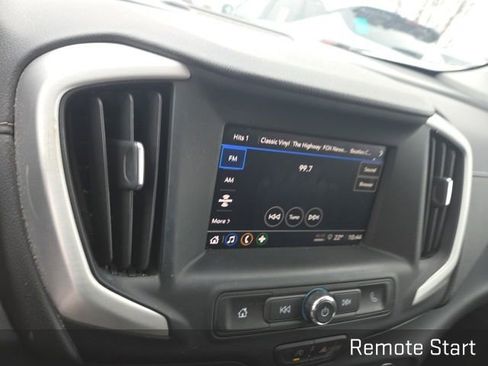 Used 2023 GMC Terrain SLE w/ Driver Convenience Package image 13