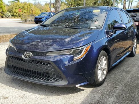 Used 2021 Toyota Corolla LE w/ LE Convenience Package image 3