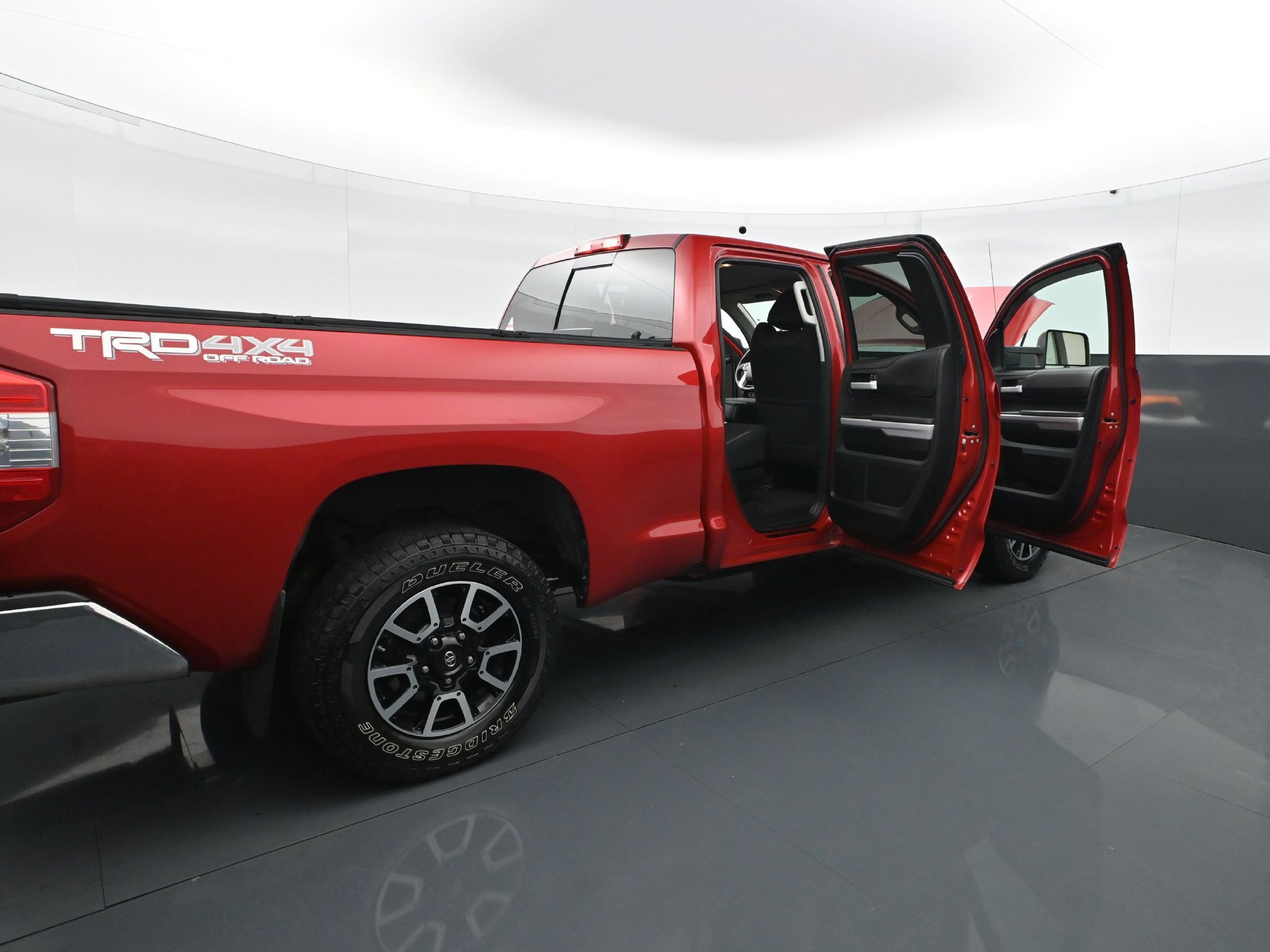 Used 2017 Toyota Tundra SR5 w/ TRD Off Road Package AWD/4WD image 32