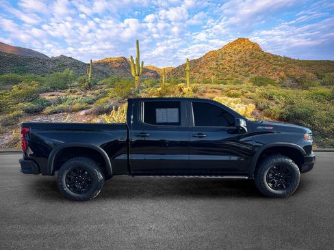 Used 2023 Chevrolet Silverado 1500 ZR2 w/ Technology Package AWD/4WD image 3