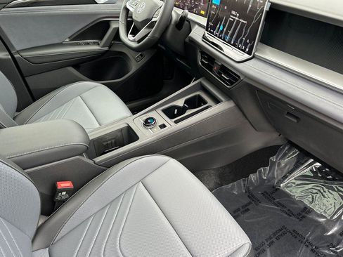 New 2026 Volkswagen Tiguan SE R-Line image 15