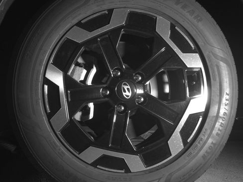 Used 2025 Hyundai Santa Fe SEL image 12