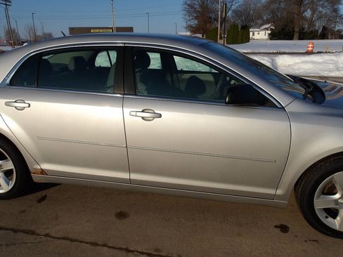 Used 2010 Chevrolet Malibu LS image 28