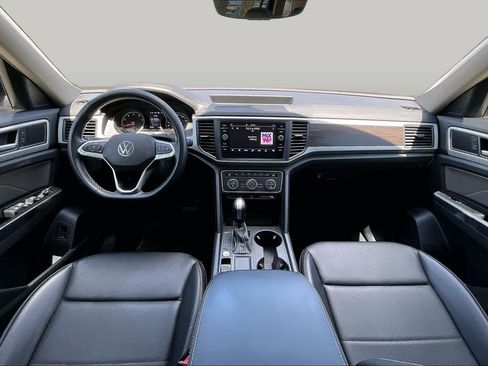 Used 2021 Volkswagen Atlas SE w/ Panoramic Sunroof Package FWD image 16