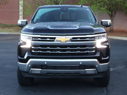 Used 2025 Chevrolet Silverado 1500 LTZ image 31
