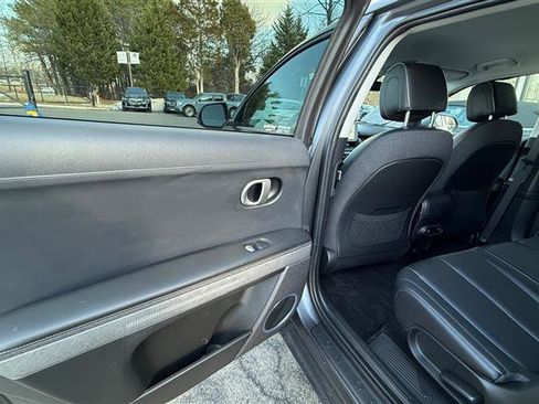 Used 2023 Hyundai Ioniq 5 SEL image 15