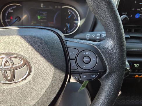 Used 2025 Toyota RAV4 LE image 26