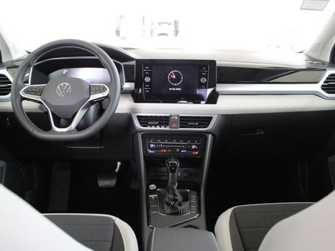 New 2025 Volkswagen Taos SE image 2