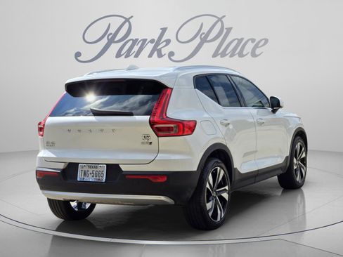 Certified 2023 Volvo XC40 B5 Plus w/ Climate Package AWD/4WD image 6