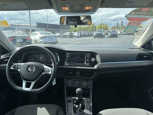 Used 2019 Volkswagen Jetta S image 21