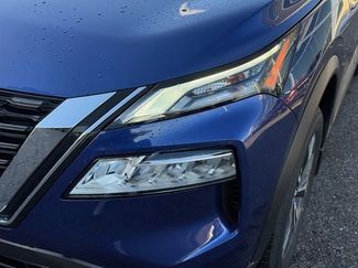 Used 2023 Nissan Rogue SV video 2