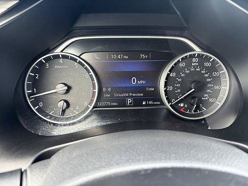 Used 2019 Nissan Murano SV w/ Premium Package AWD/4WD image 18