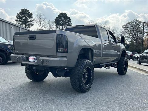 Used 2014 GMC Sierra 2500 Denali w/ Suspension Package, Off-Road image 9