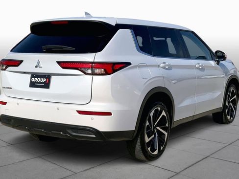 Used 2024 Mitsubishi Outlander SE image 13