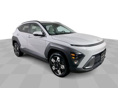 Used 2025 Hyundai Kona SEL AWD/4WD image 2