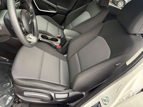 Used 2025 Kia Soul LX w/ LX Technology Package image 31