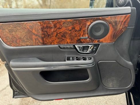 Used 2019 Jaguar XJ R-Sport image 8